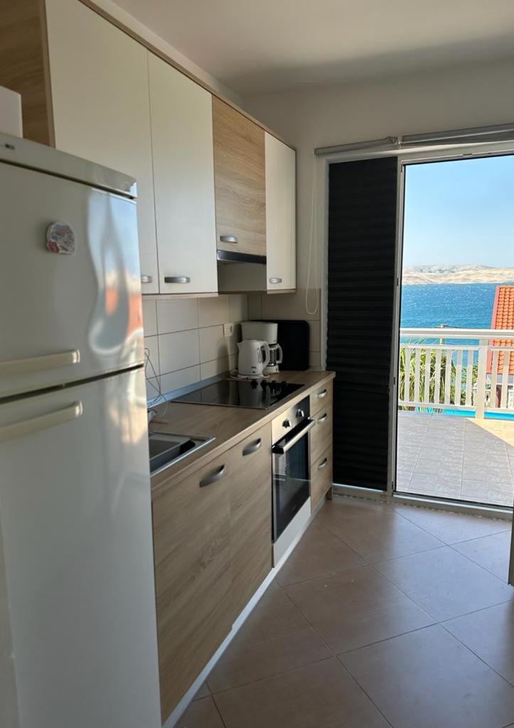 Beachfront Apartments Anita With Pool Карлобаг Номер фото