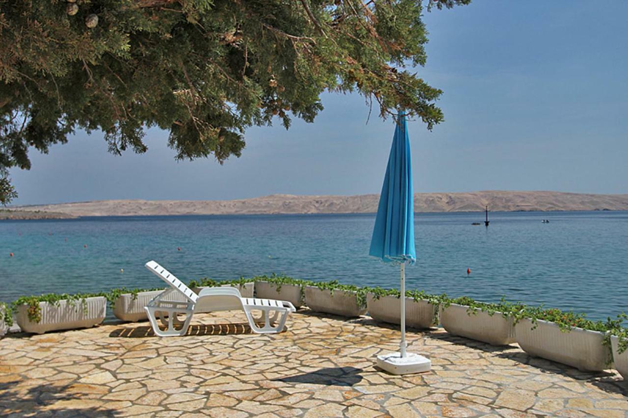 Beachfront Apartments Anita With Pool Карлобаг Экстерьер фото